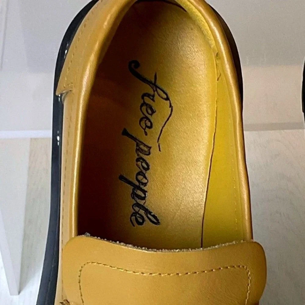 Free People Womens Studded Lug Sole Tassel Loafers Tan Leather 7.5 0004451533 - Picture 8 of 9